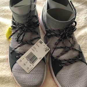 ADIDAS Queso running sneaker NWB